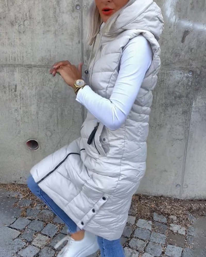 Ärmellose, lässige Steppjacke mit Kapuze und Reißverschluss